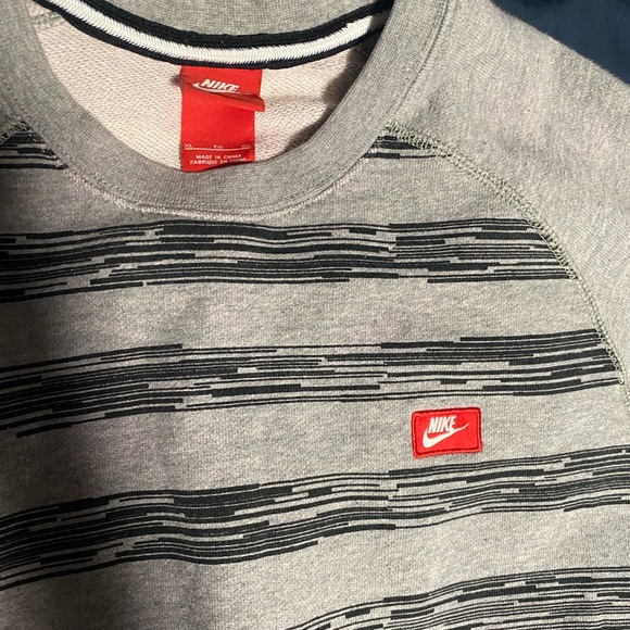 Nike Red Label Crew Neck Sweatshirt Like New - Picture 3 of 5